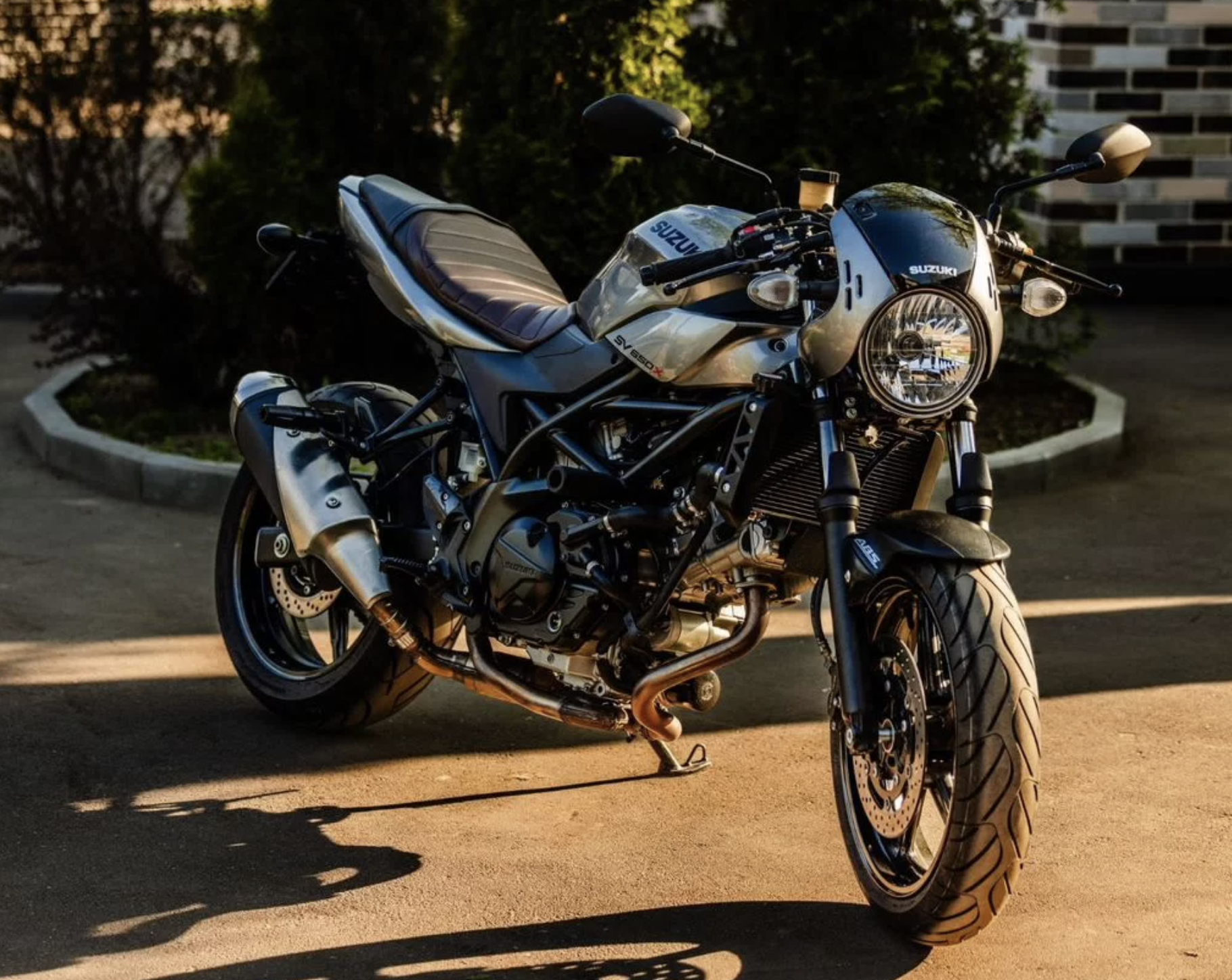 Suzuki SV650X: V-Twin, который не устаревает. Обзор кафе-рейсера